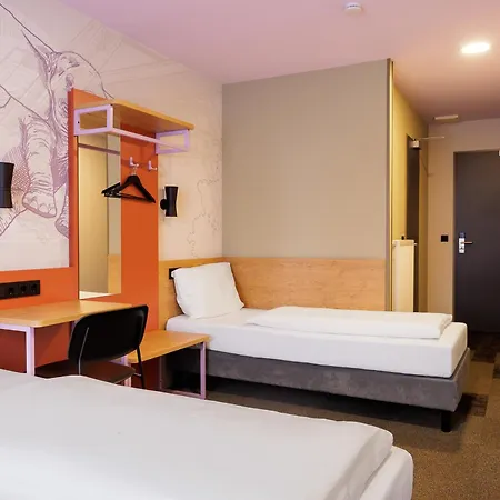Mcdreams Hotel Wuppertal City Exterior photo